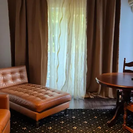 Apartment Prime Parliament For 4 *